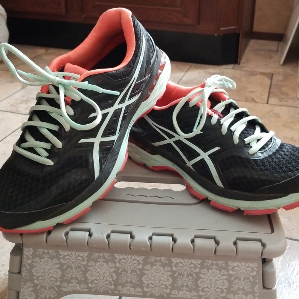 Asics GT-2000 shoes size 8.5